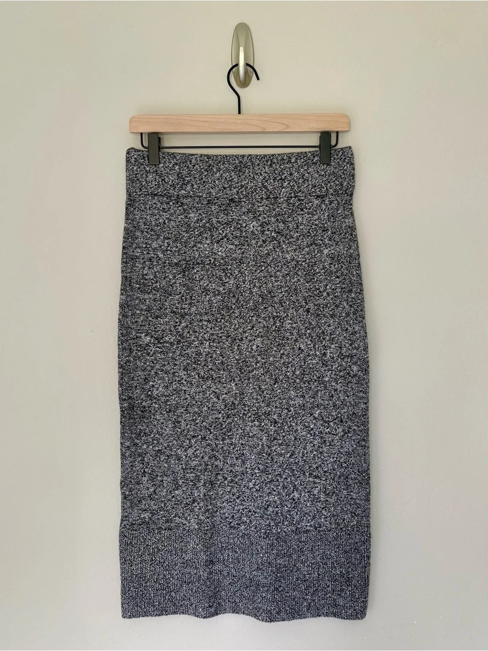 NWT LOFT Outlet Marled Knit Stretchy Midi Pull On Pencil Skirt Black White - S